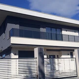 Еднофамилна къща 