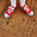 Лепене на плочки върху дървен под