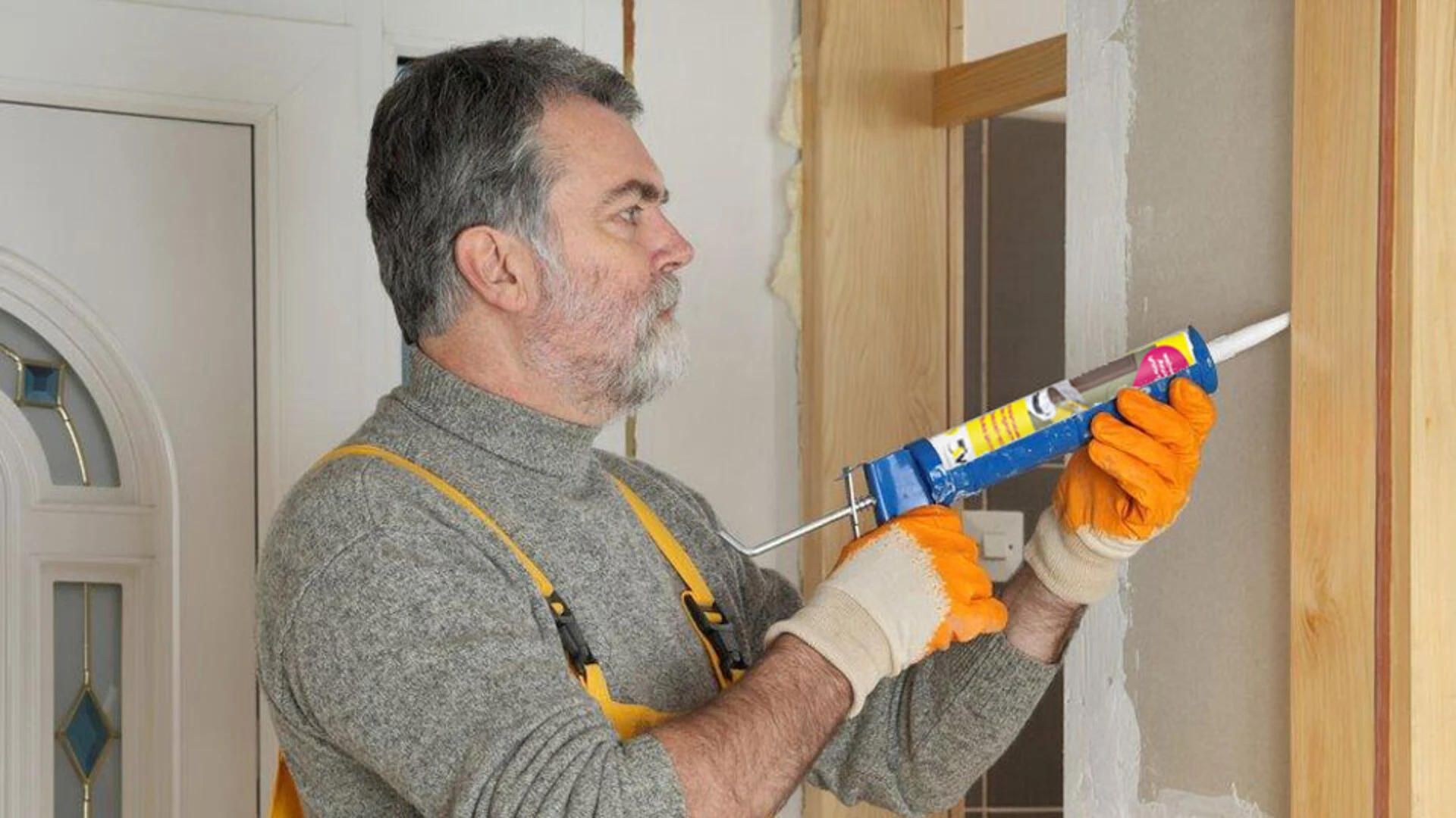 Полиуретанова пяна, уплътнители и монтажни лепила