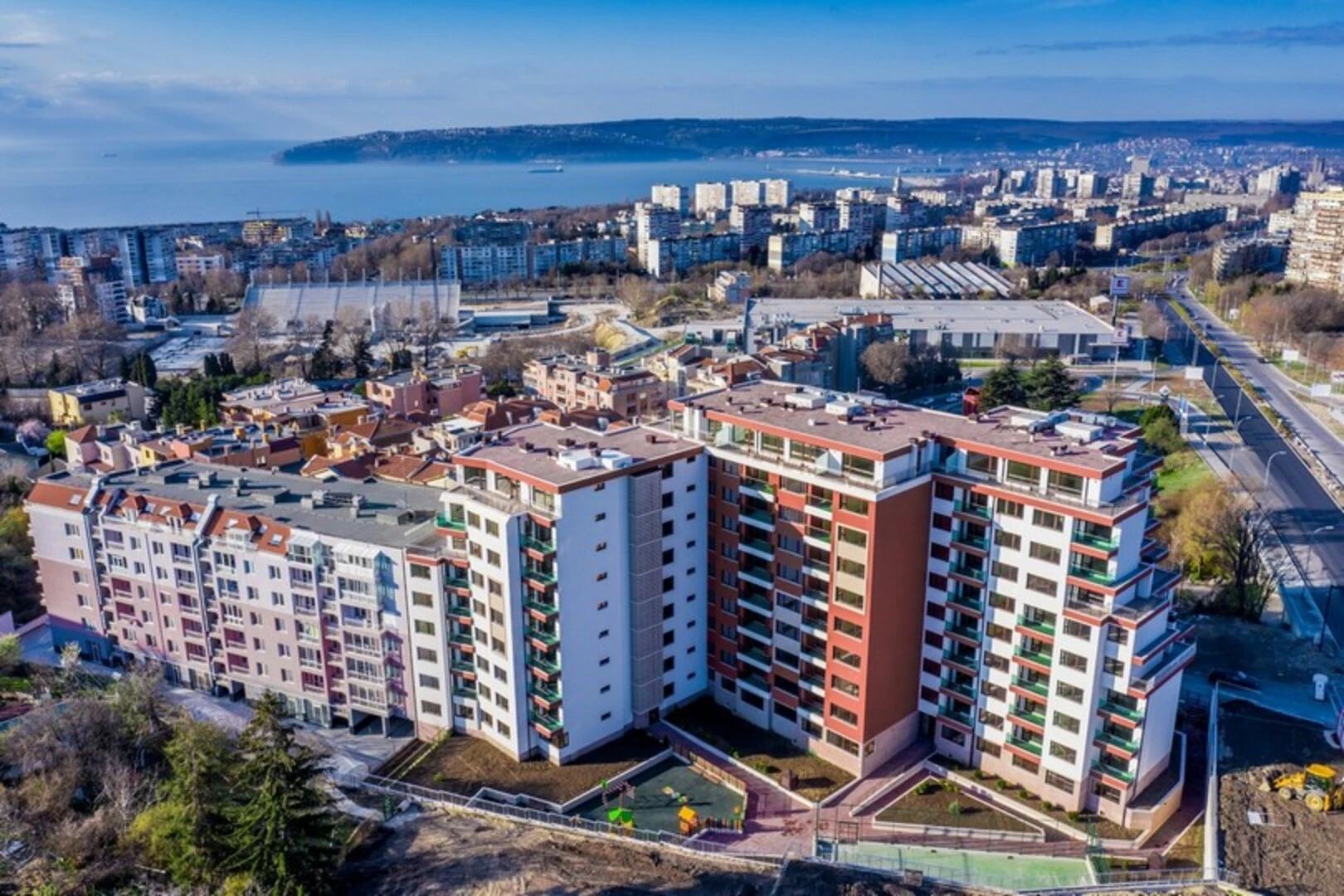 Jilishtna-sgrada-Varna-mineralna-mazilka Jilishtna-sgrada-Varna-mineralna-mazilka