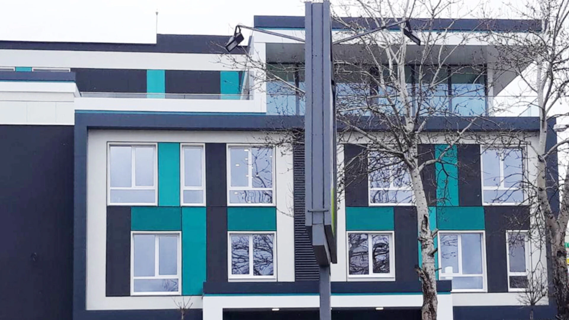 Нова сграда на МЦ “Стайков и фамилия“ 