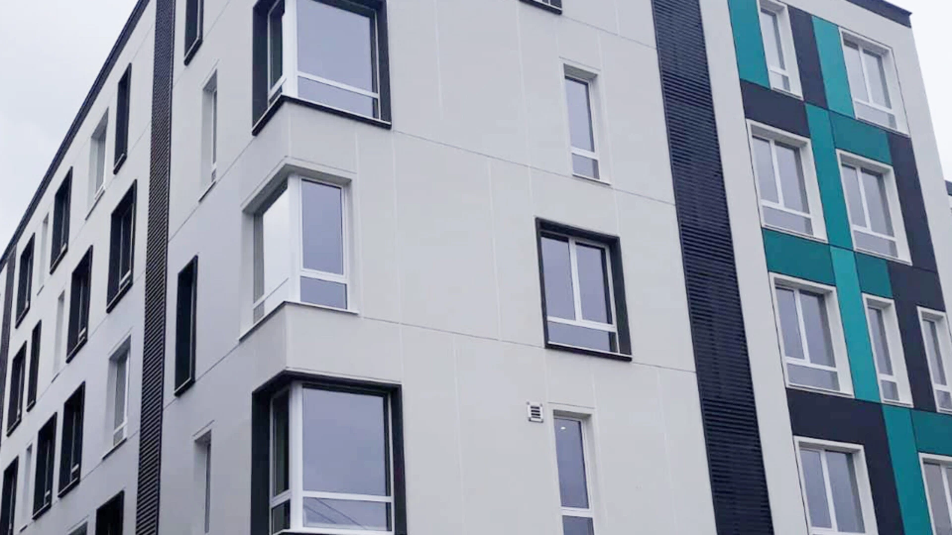 Нова сграда на Медицински център “Стайков и фамилия“ 