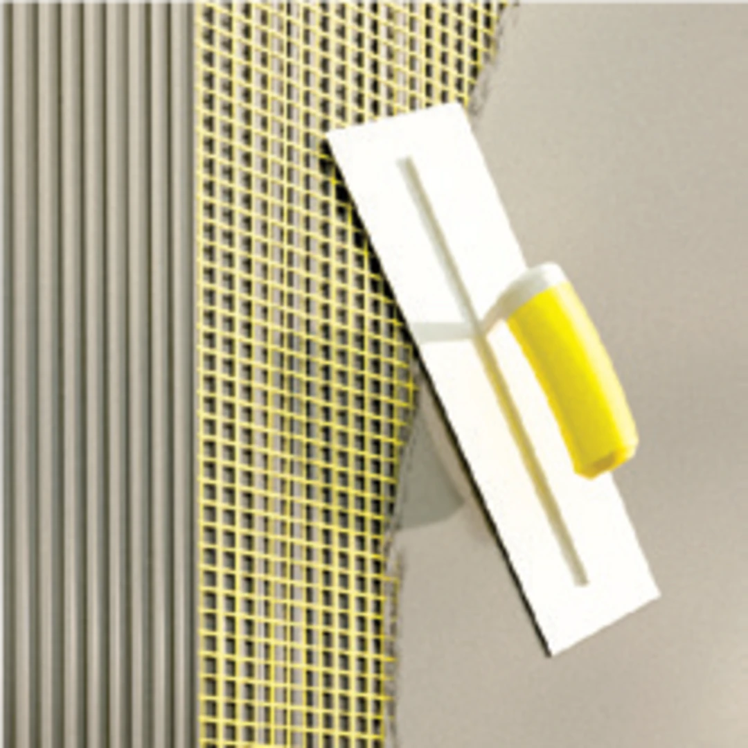 Полагане на първи армировъчен слой