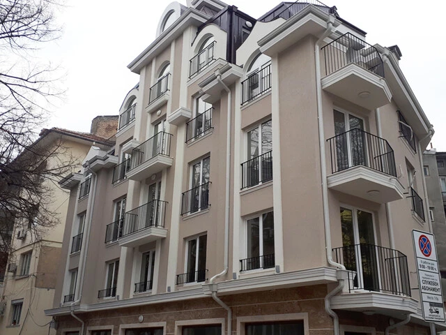 Жилищна сграда с фасада webertherm Family 